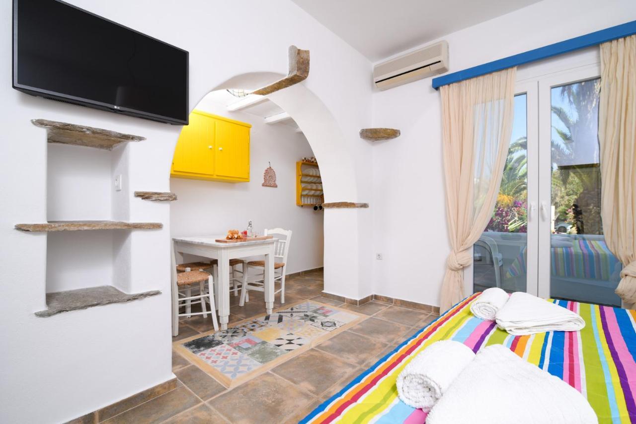 Golden Beach Studios & Suites Тинос Экстерьер фото